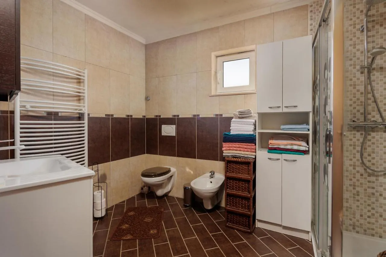 Colourful Seaview Apartment - Happy Rentals Kostrena